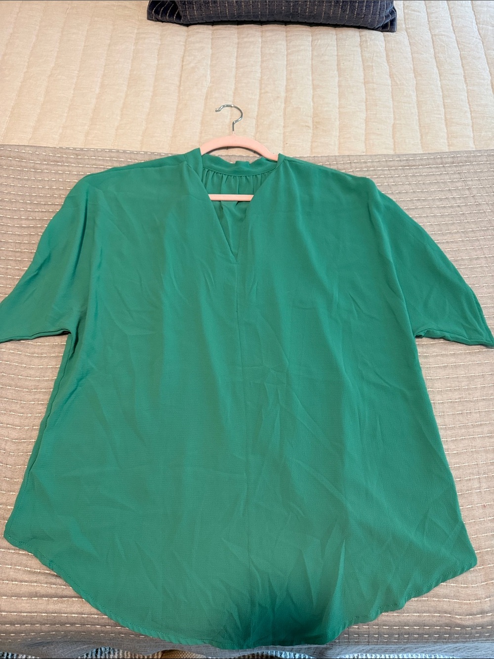 Woman’s V-Neck Short Sleeve in Emerald Green